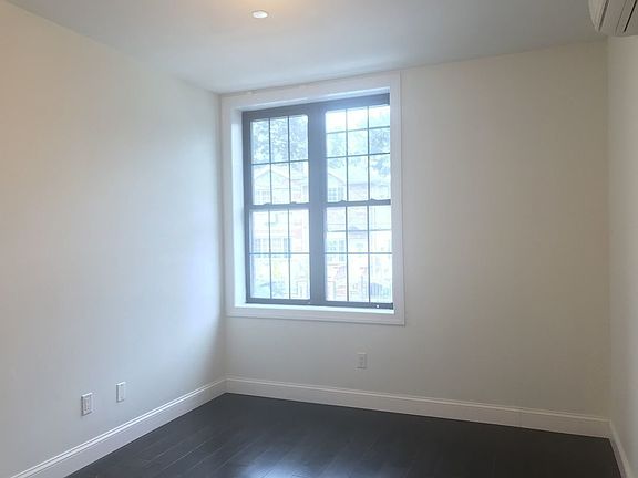 3rd image of 13429 218th St APT A9