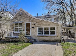 4608 N Elm Tree Rd, Glendale, WI 53209