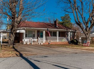 302 Hawthorne Rd, Kings Mountain, NC 28086