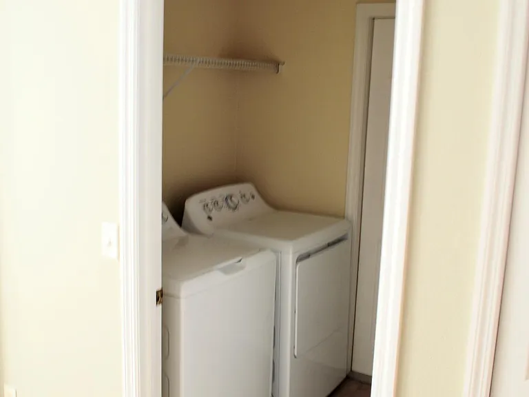 1724 Tealbriar Ave — Photo 22