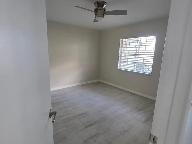 656 W Osceola St — Photo 12