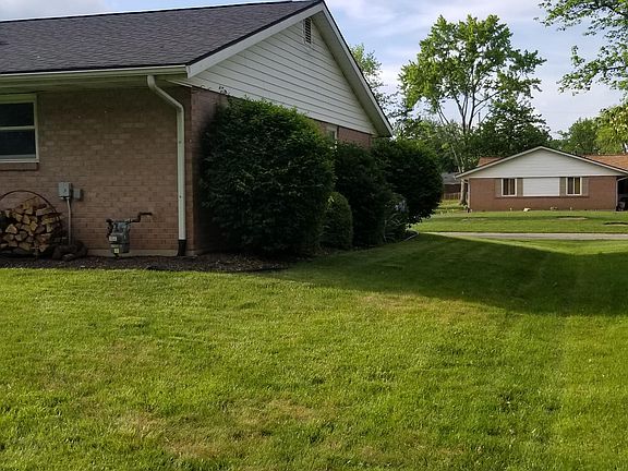 3rd image of 2540 Delavan Dr