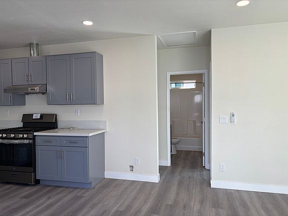 5th image of 6146 Loma Ave #B
