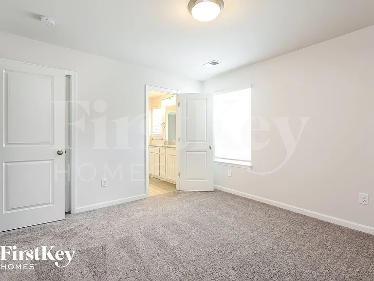 404 Stonefence Dr — Photo 15