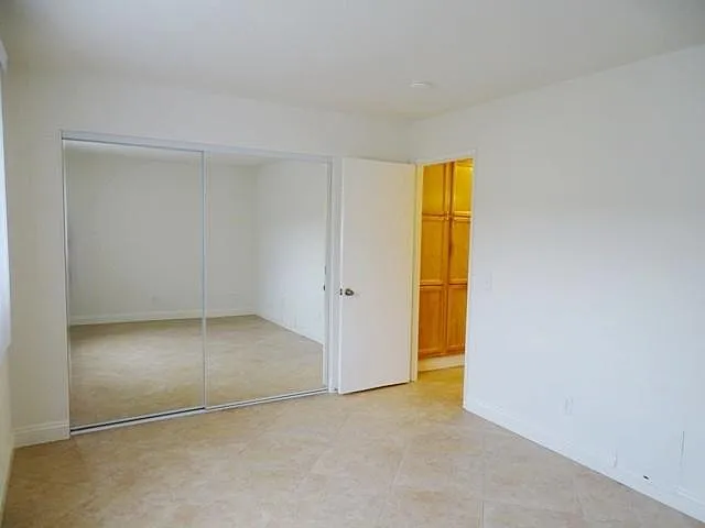 Pomona Ave — Photo 11