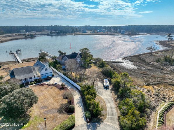 102 Gibbs Circle, Beaufort, NC 28516