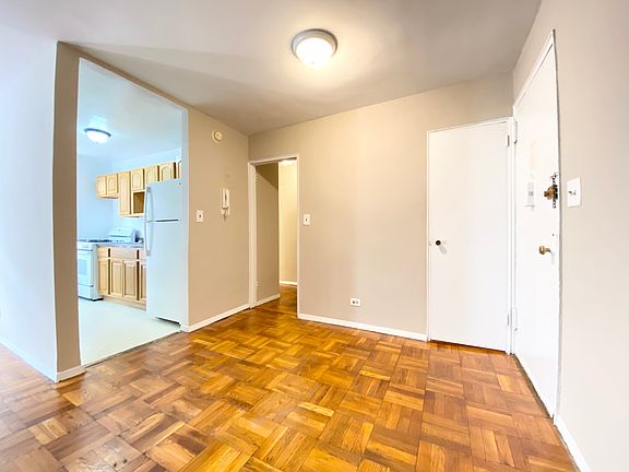 4th image of 3815 Bowne St APT 2E