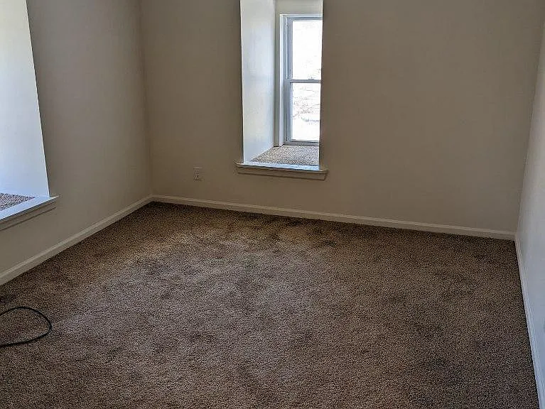 422 4th St #5 — Photo 4