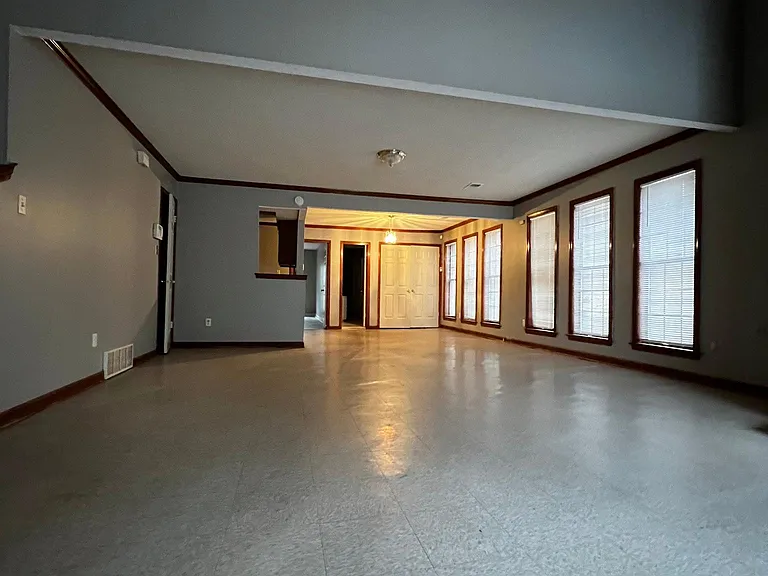 4225 Cedartree Dr — Photo 10