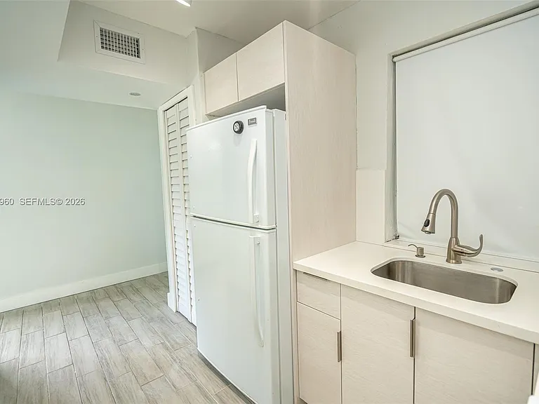810 Salzedo St #15 — Photo 13
