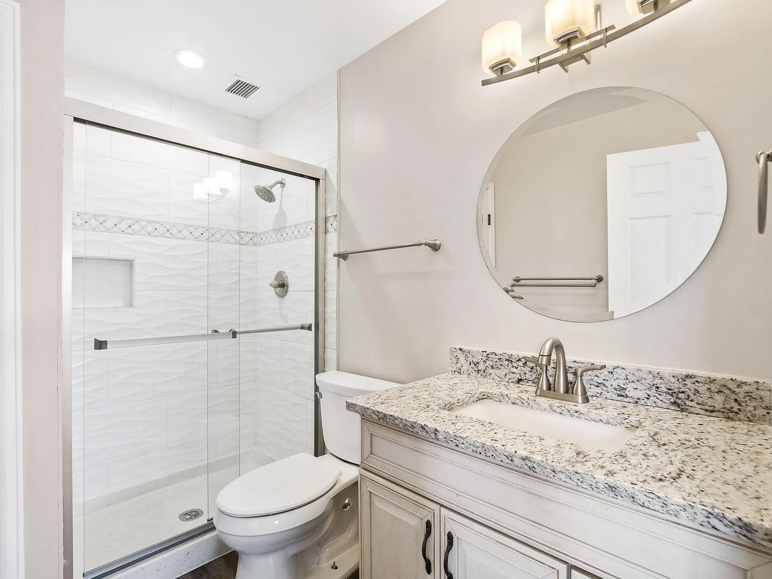 2 bed, 1200 sqft, $1,725 — Photo 3