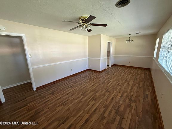2nd image of 405 McGuire Cir
