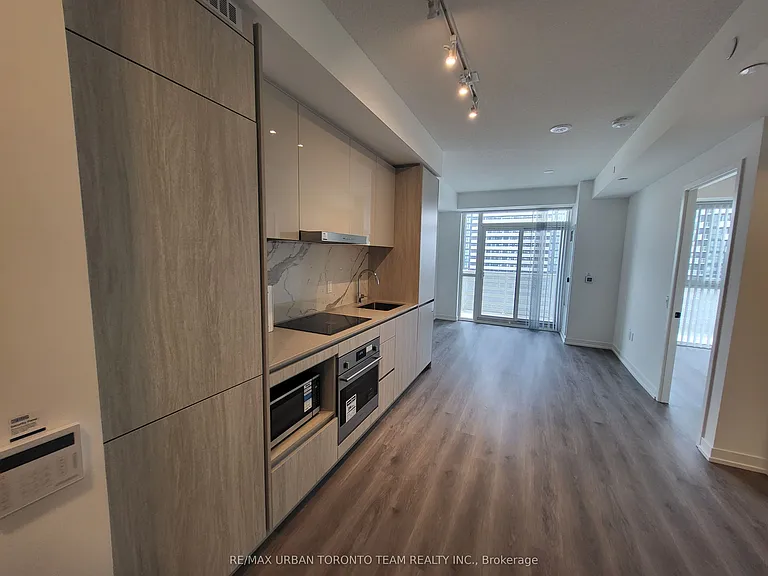 28 Interchange Way #1202 — Photo 4