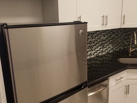 5th image of 435 W 57th St APT 15H