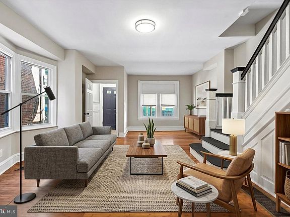 2nd image of 909 Lindley Ave