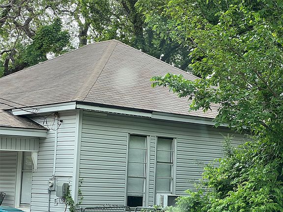 2nd image of 215 Maple St