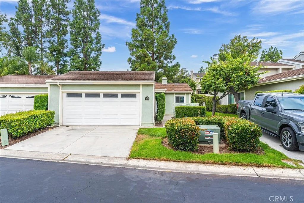 3 bed, 1285 sqft, $5,650 — Photo 1