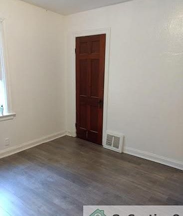 5th image of 8907 Ramona Ave