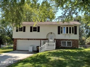 1931 Middlebury Rd, Freeport, IL 61032