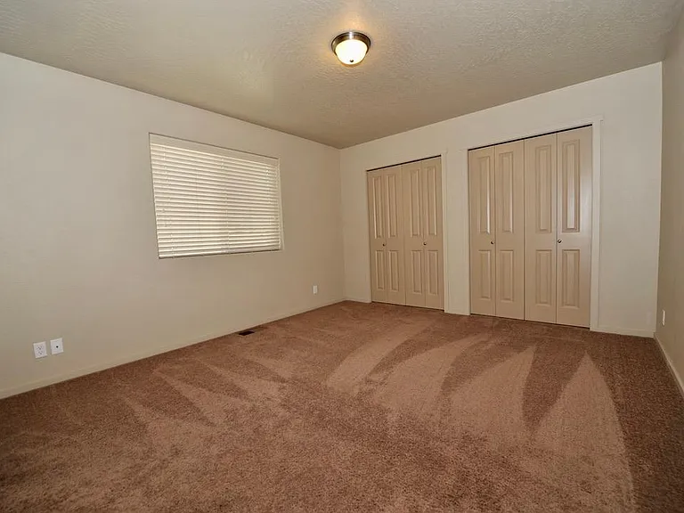 1288 N Pyroclast St — Photo 11