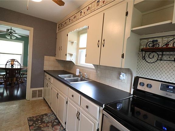 5th image of 2522 Eastgate Ave