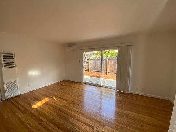3rd image of 956 Rose Ave