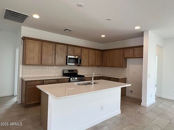 3rd image of 46885 W Crescent Moon Drive