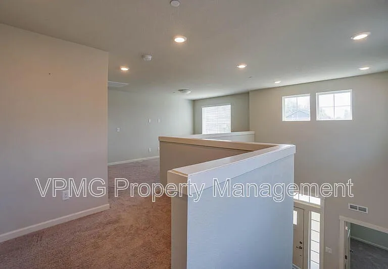 6301 N 89th Ave — Photo 23