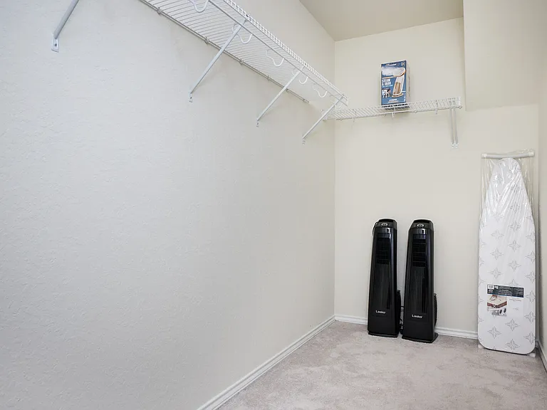 7710 Ponderosa Pne — Photo 24