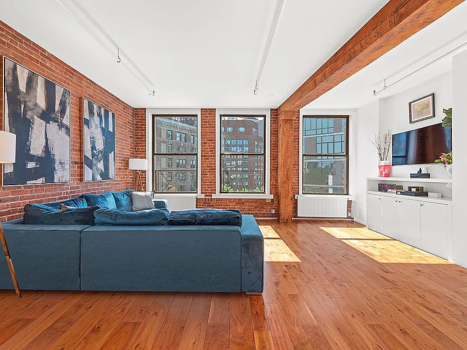 1st image of 474 Greenwich St APT 3N