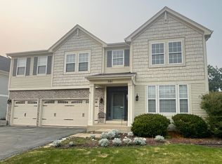 501 Chesterfield Ln, North Aurora, IL 60542