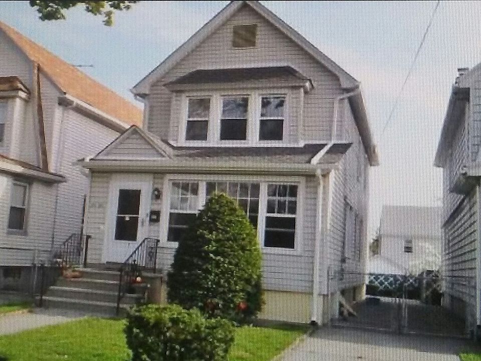 1st image of 118 Ave 249 St