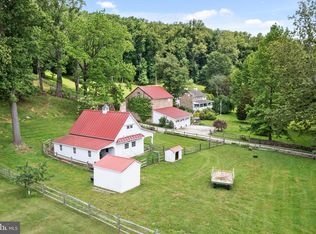 1129 Davis Ln, Chester Springs, PA 19425