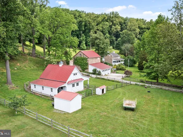 1129 Davis Ln, Chester Springs, PA 19425