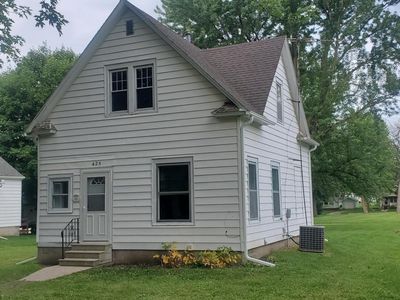 425 S Kiel St, Holstein, IA, 51025