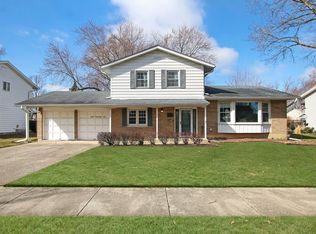 226 N Wilke Rd, Palatine, IL 60074