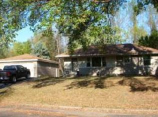 941 Woody Ln NW, Coon Rapids, MN 55448