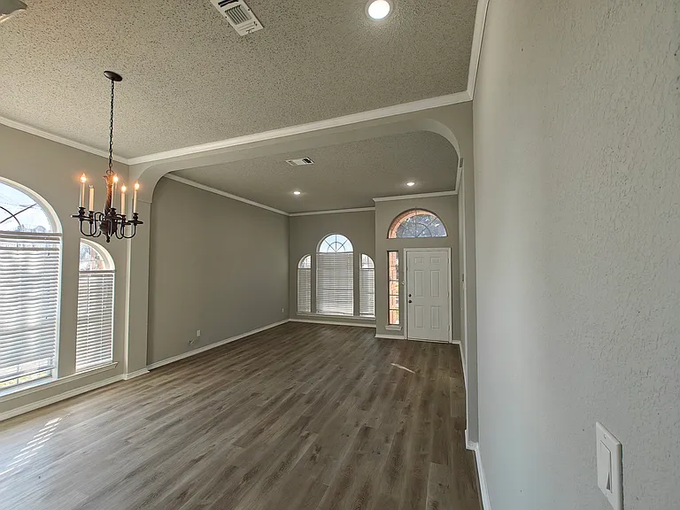 8504 Pebblebrook Dr — Photo 4