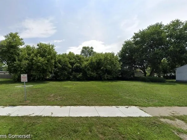 140 Court St, Mount Clemens, MI 48043