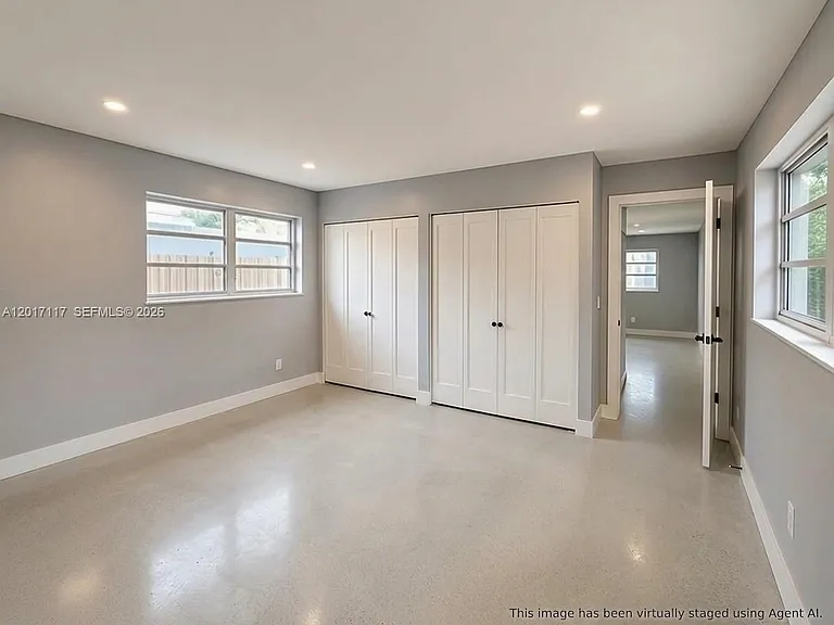 1140 NE 24th Ave #1-4 — Photo 2