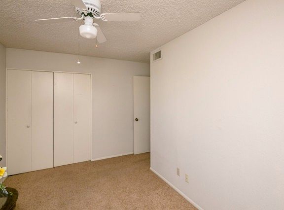 4th image of 571 Burkemo Ln APT 8