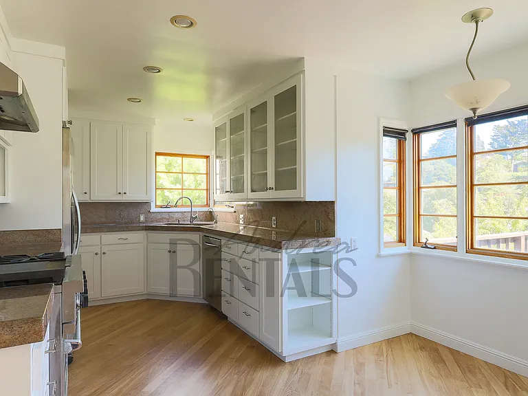 5555 Harbord Dr — Photo 12