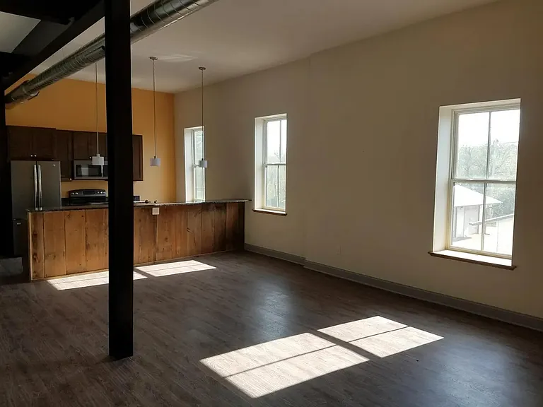 114 2nd St #103 — Photo 3