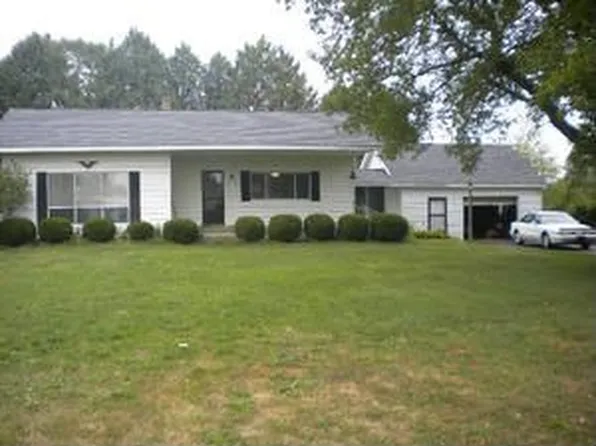 407 E Main St, Hale, MI 48739