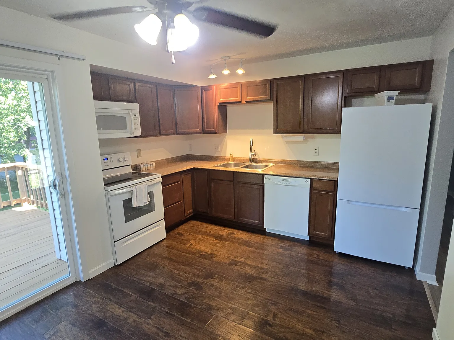 2706 Bryan Ave — Photo 4