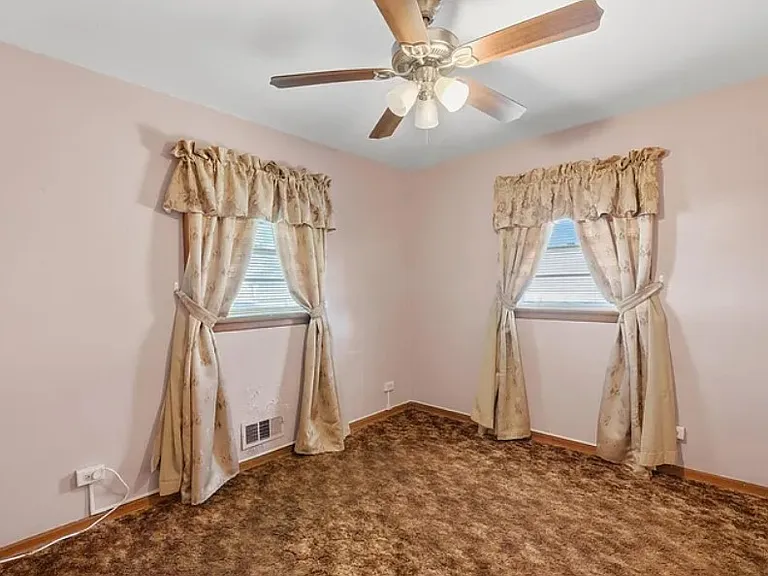 8204 Austin Ave — Photo 12