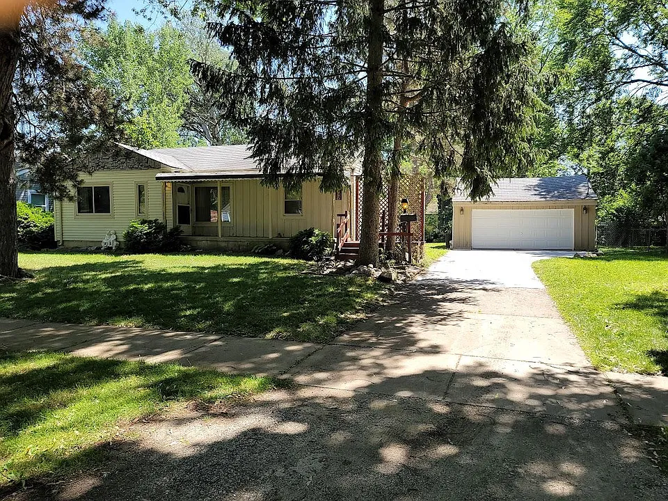 15990 Lexington