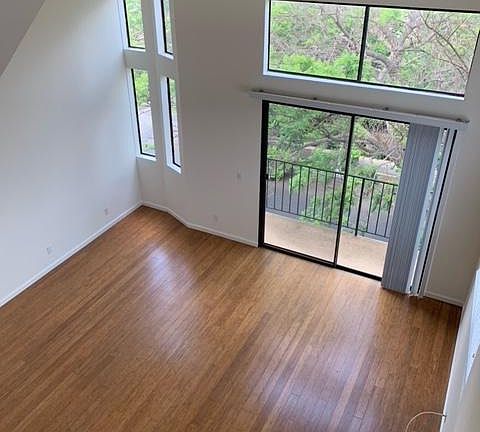 3rd image of 1819 Greenfield Ave
