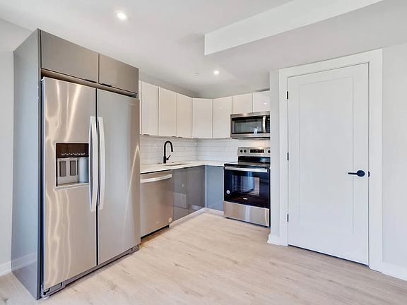 2nd image of 2638 Cecil B Moore Ave #321