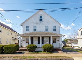 45 E 1st St, Wyoming, PA